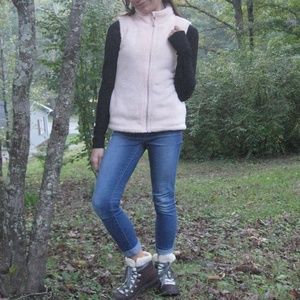FLUFFY SOFT SHERPA ZIP UP VEST LIGHT PINK